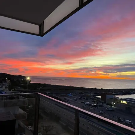 Skyline Apartment *